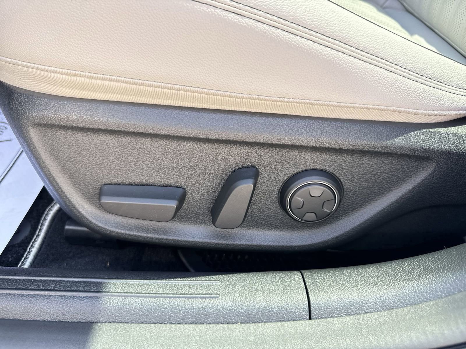 New 2025 Genesis G70 2.5T w/ Sport Prestige Package image 18