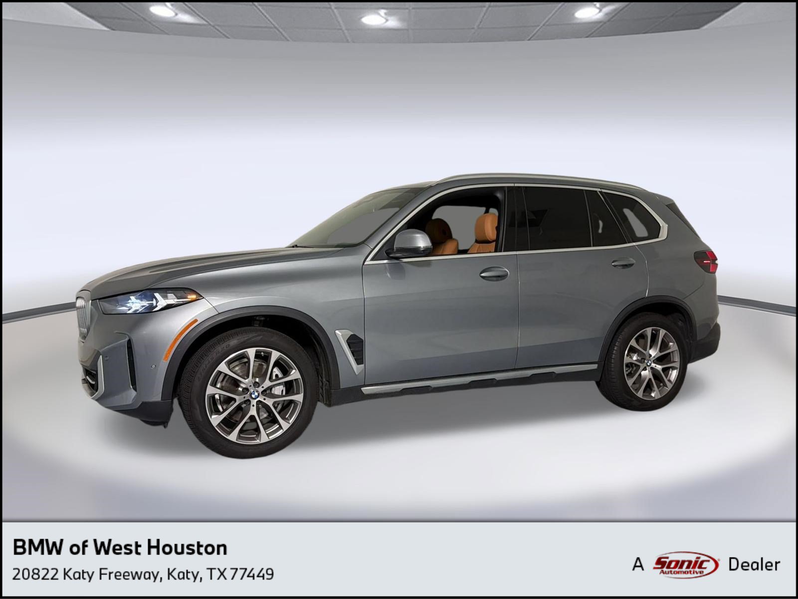 Used 2024 BMW X5 xDrive40i w/ Parking Assistance Package AWD/4WD image 1