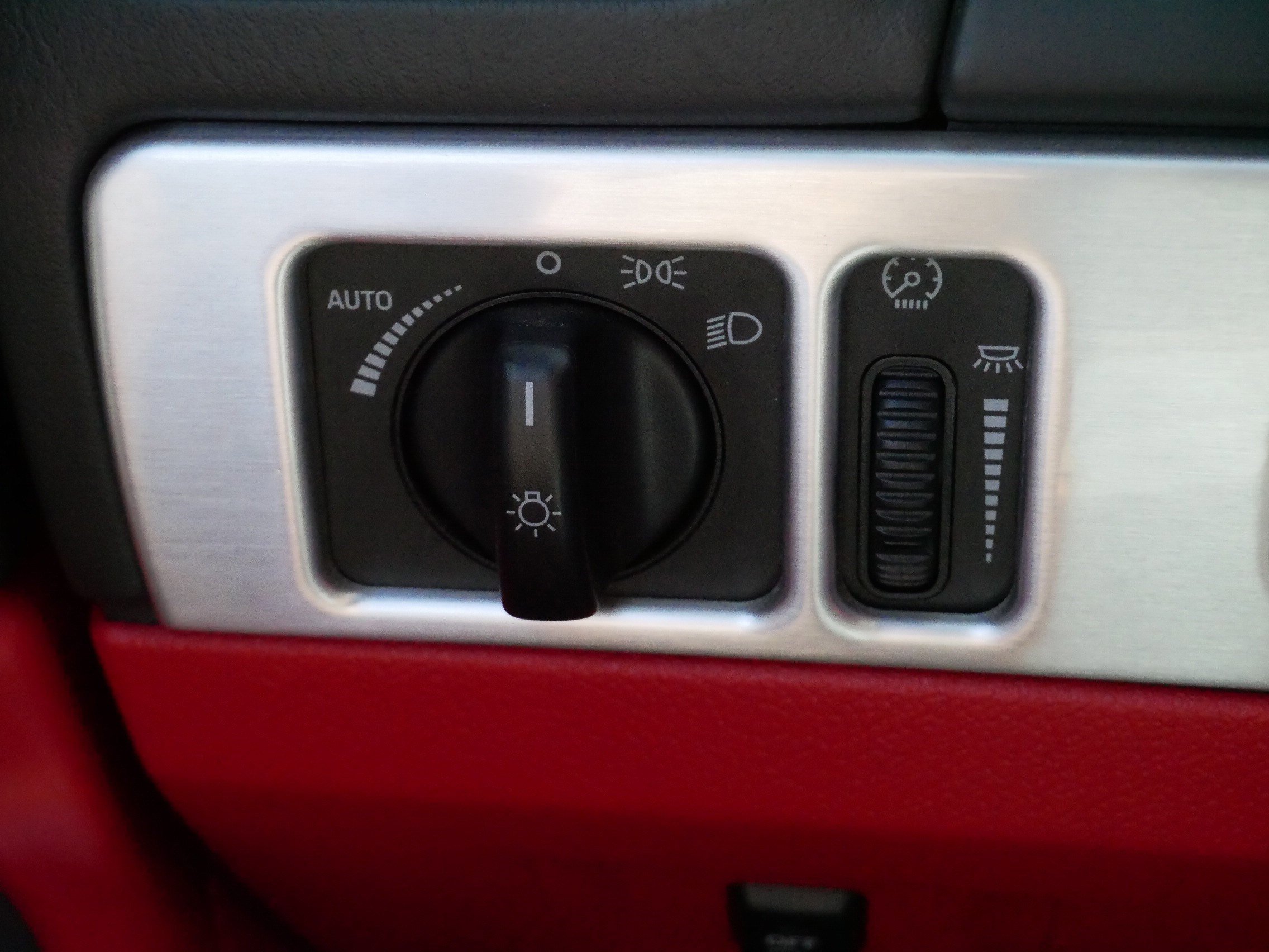 Used 2002 Ford Thunderbird image 25