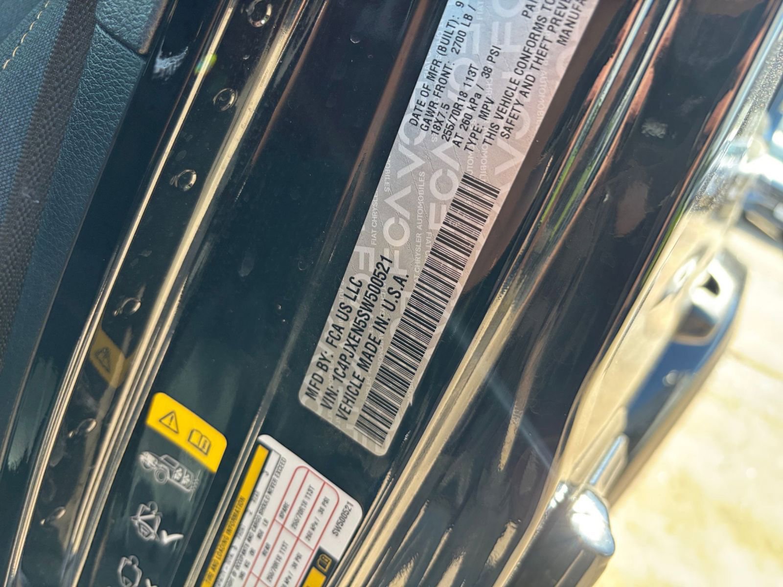 Used 2025 Jeep Wrangler Sahara image 27