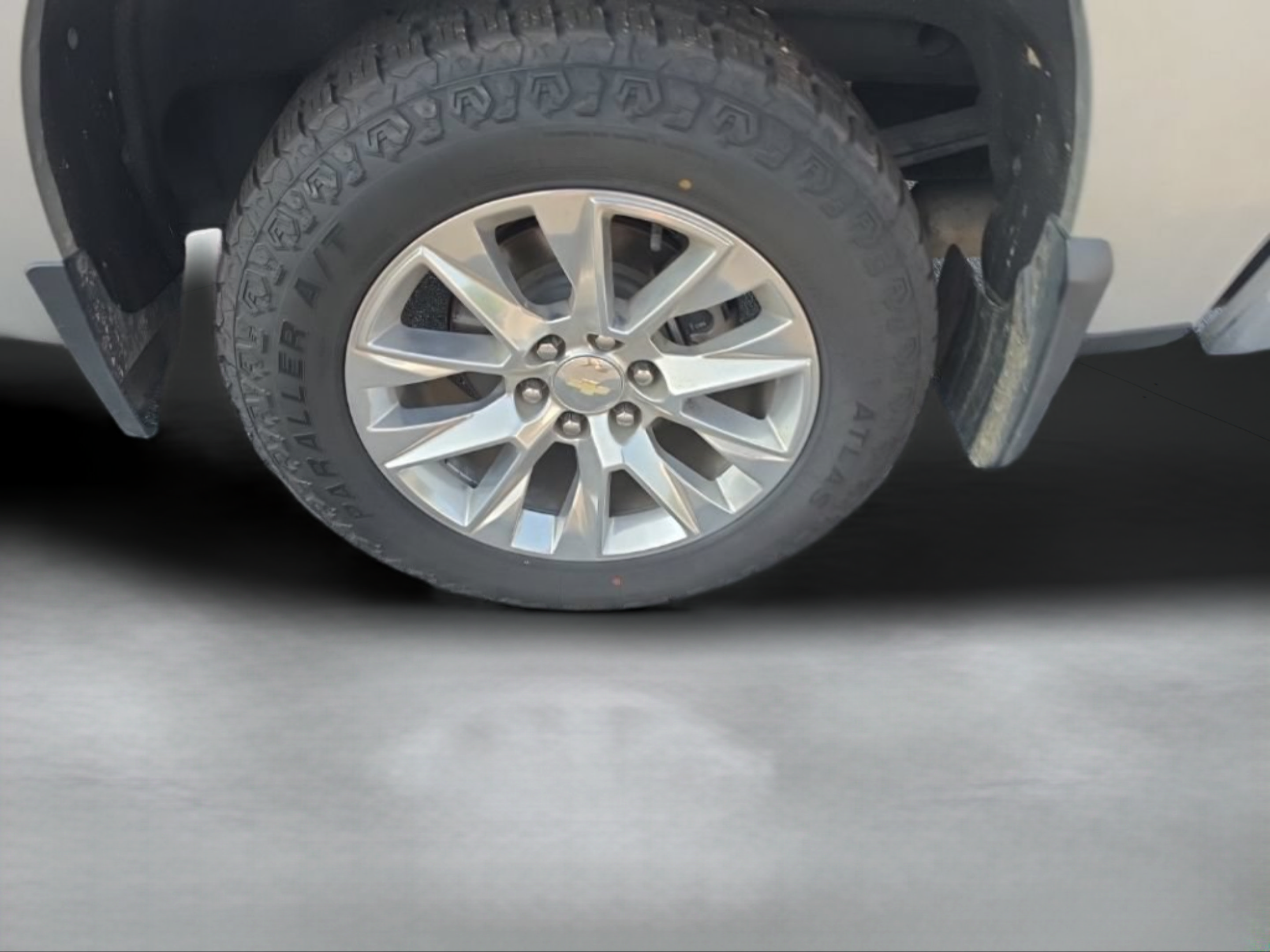 Used 2019 Chevrolet Silverado 1500 LTZ w/ LTZ Plus Package AWD/4WD image 32