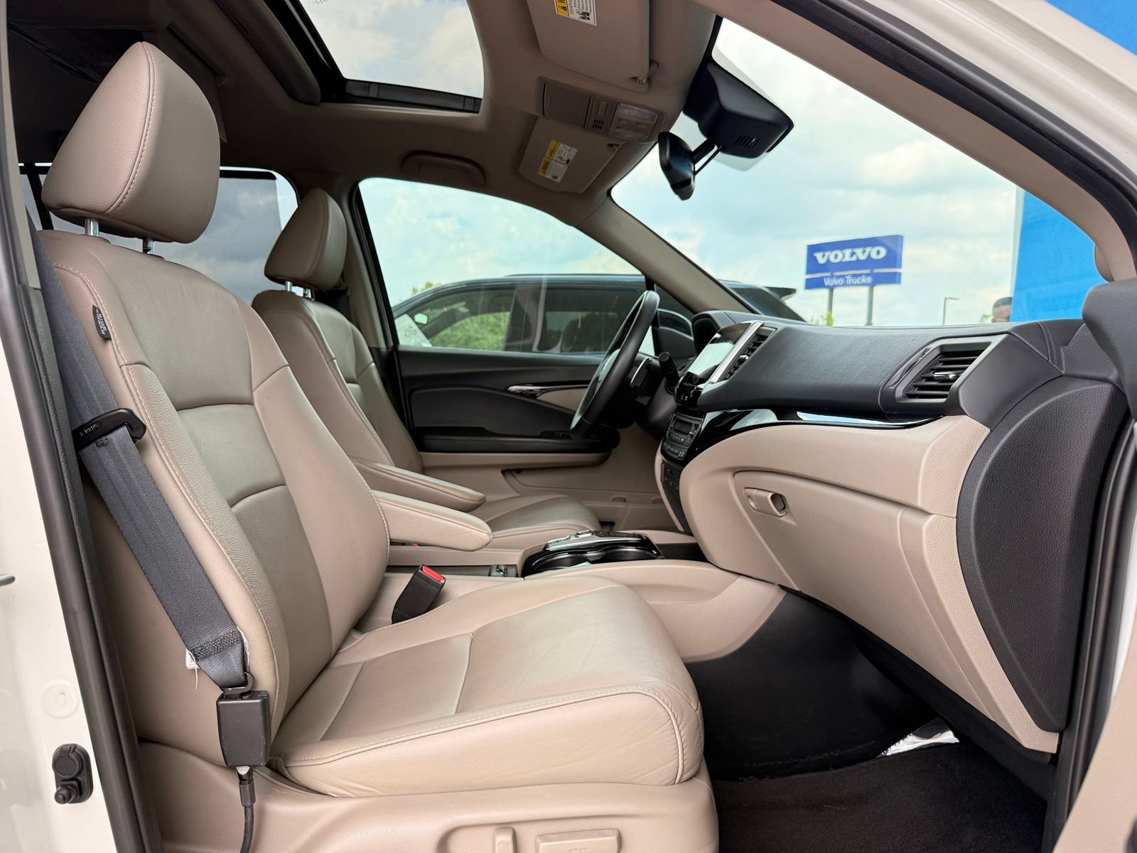 Used 2018 Honda Pilot Touring image 30