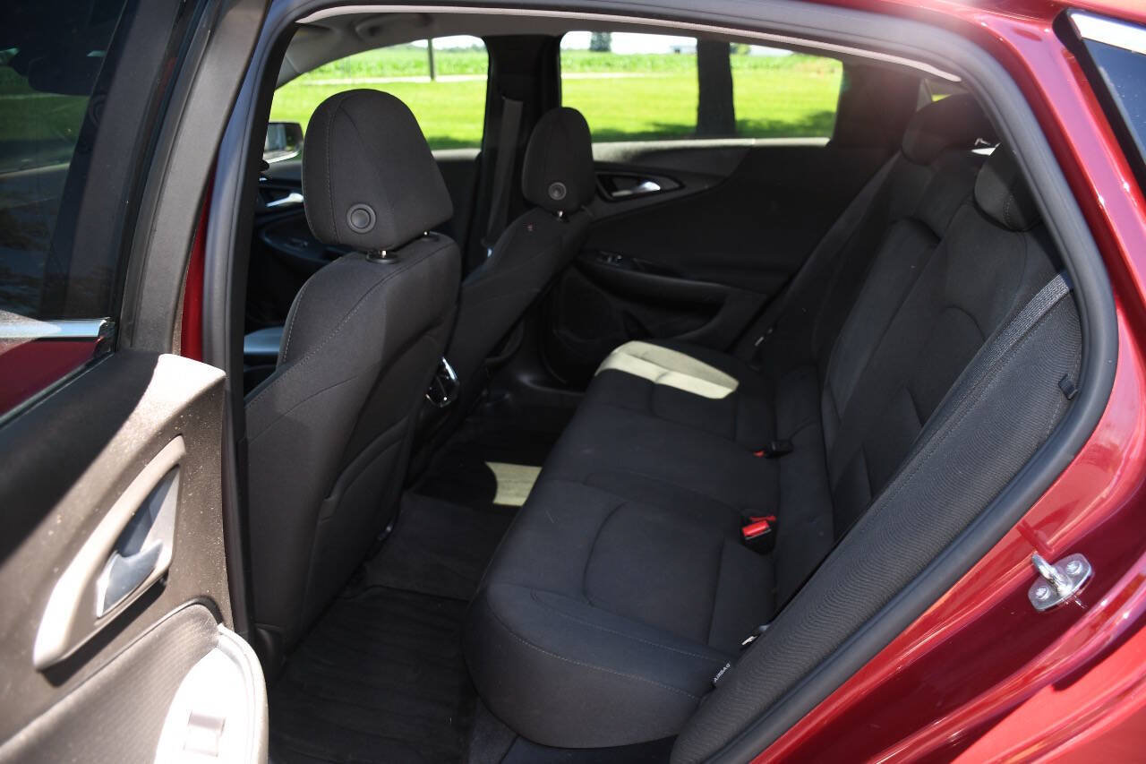 Used 2018 Chevrolet Malibu LT FWD image 16