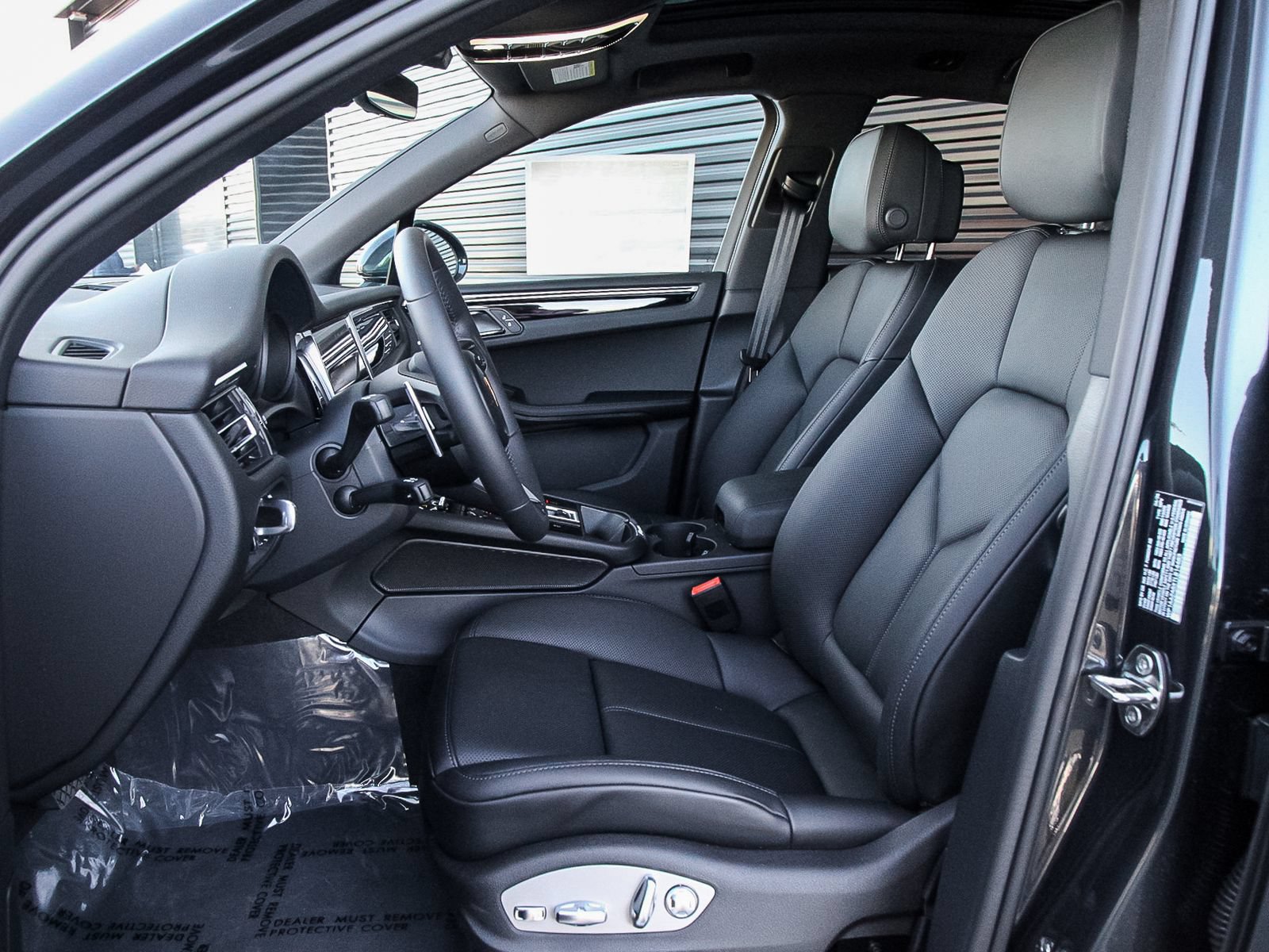New 2026 Porsche Macan AWD/4WD image 5