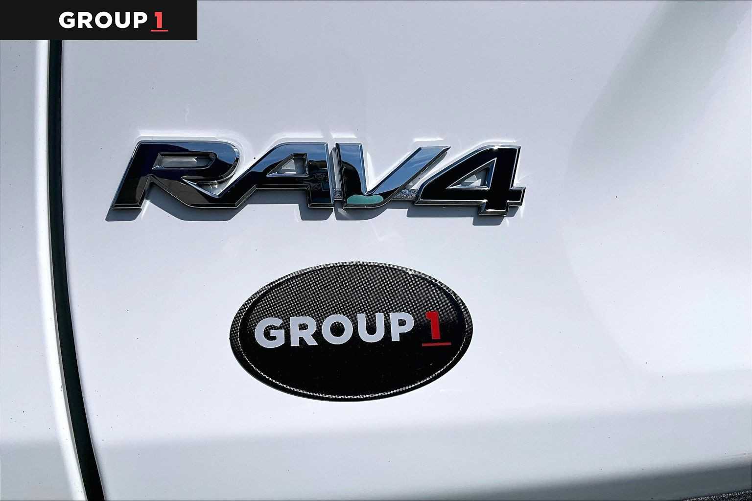 Used 2020 Toyota RAV4 LE w/ All Weather Liner Package AWD/4WD image 33