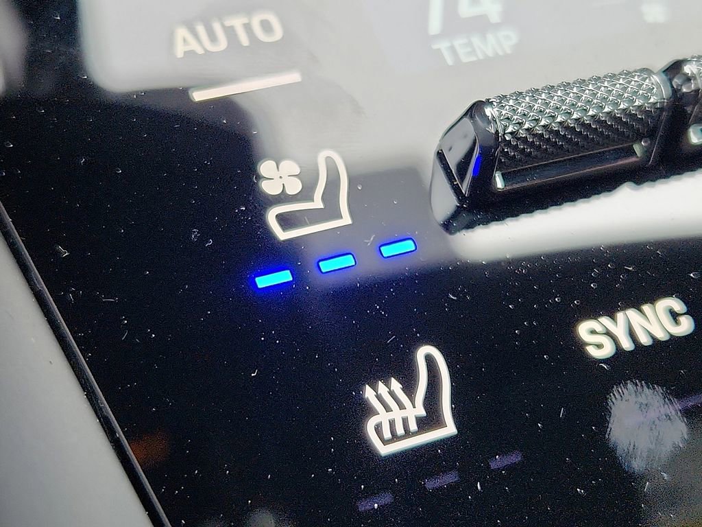 Used 2025 Porsche Macan 4S Electric image 21