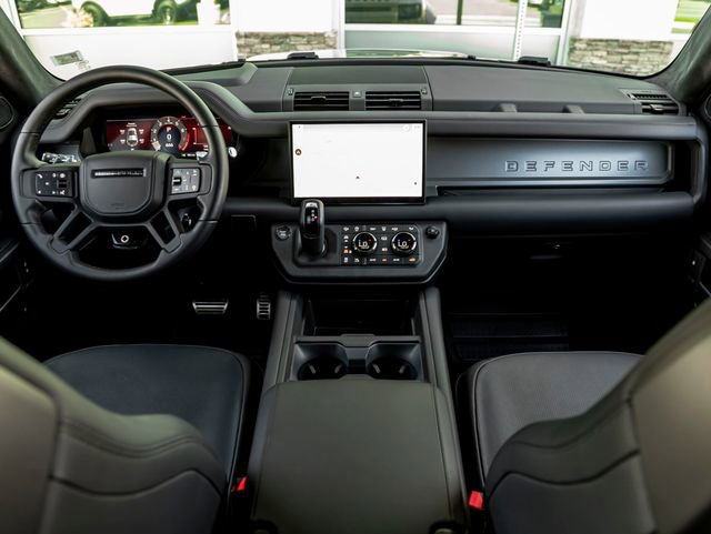 Used 2025 Land Rover Defender 110 AWD/4WD image 21