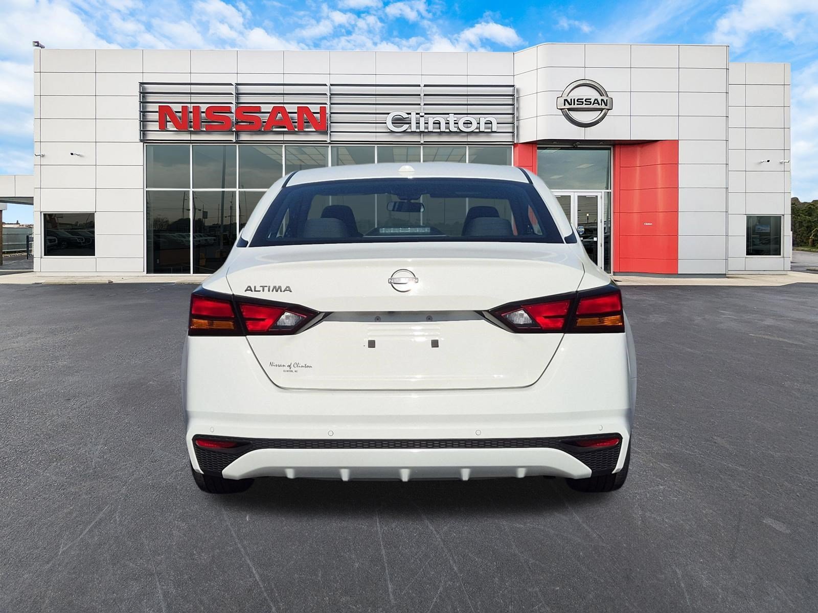 Used 2025 Nissan Altima 2.5 SV FWD image 4
