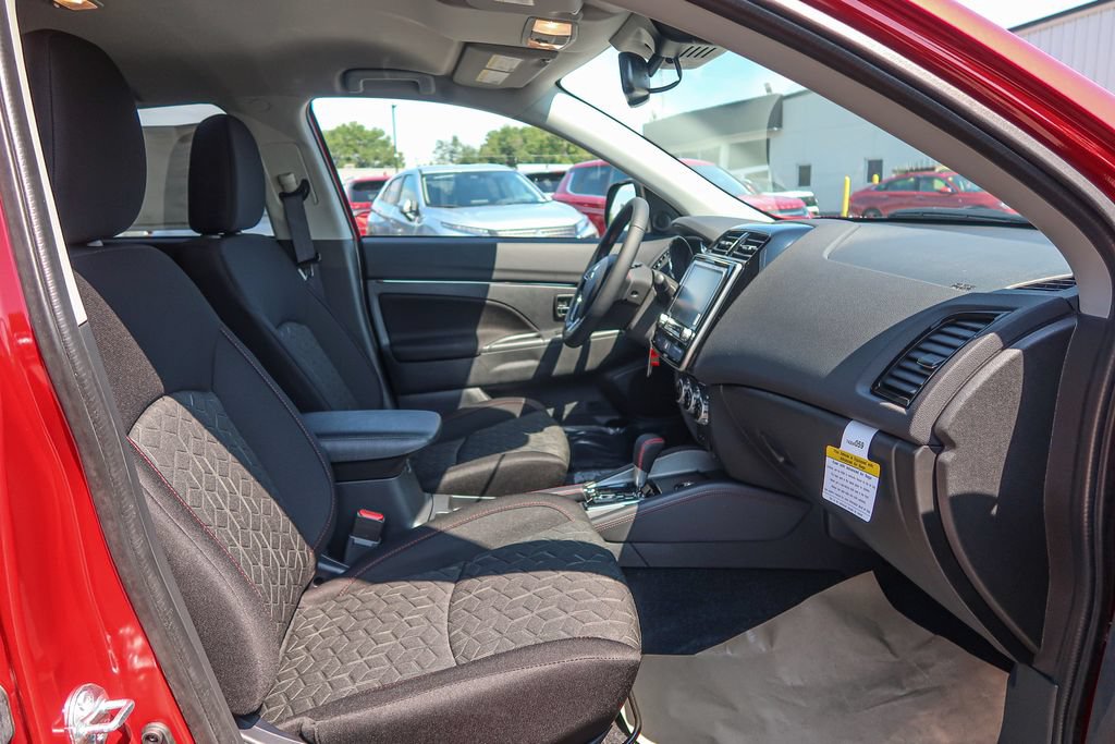 New 2027 Mitsubishi Outlander Sport LE AWD/4WD image 17