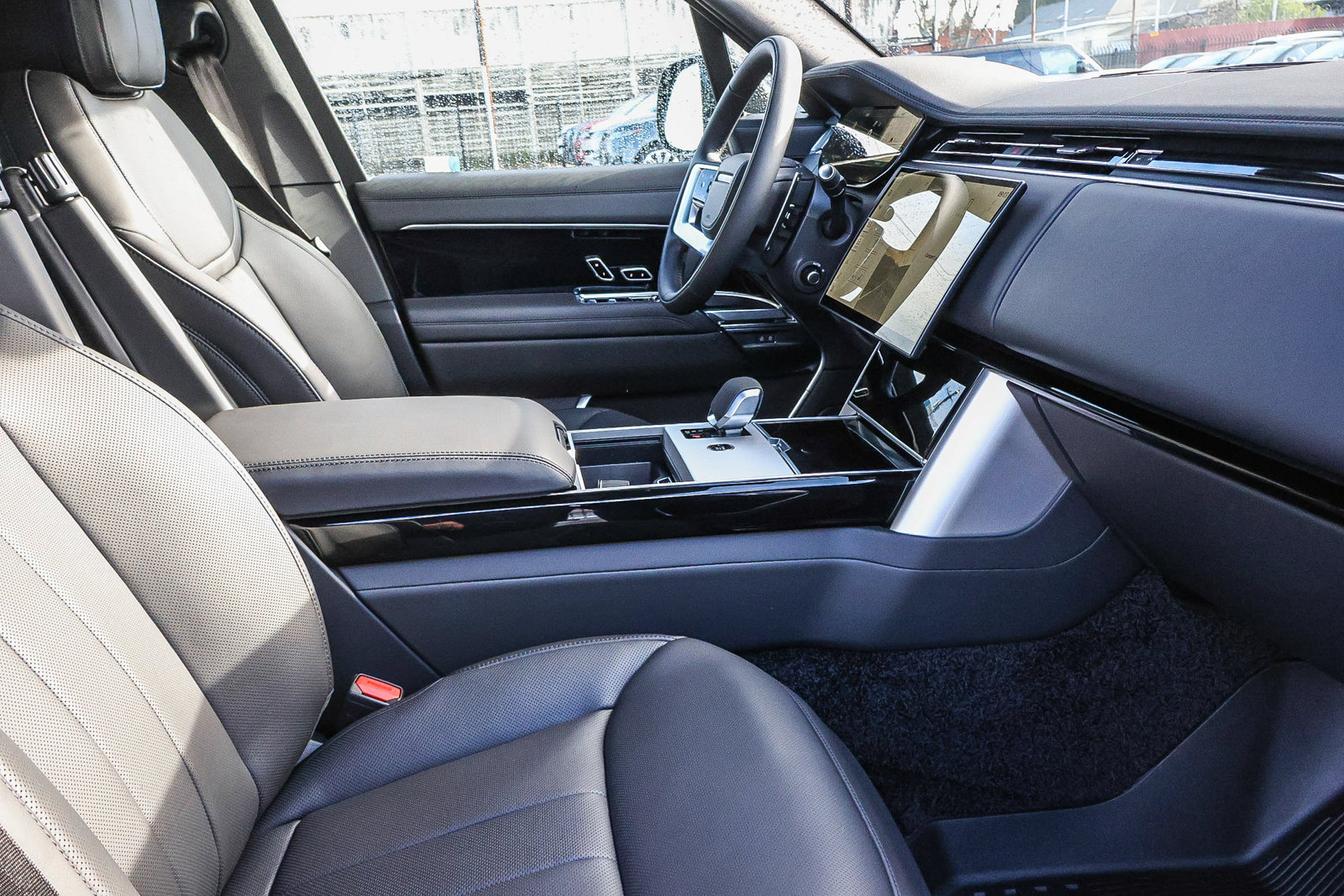 New 2026 Land Rover Range Rover SE AWD/4WD image 17