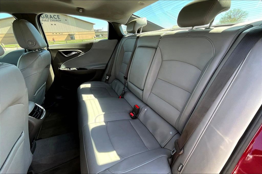 Used 2018 Chevrolet Malibu LT w/ Leather Package image 24