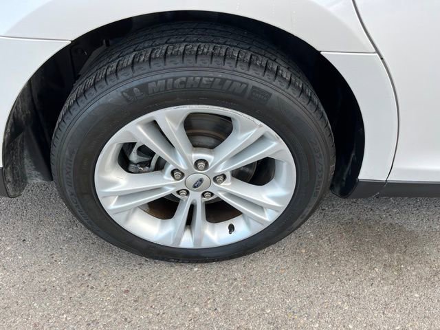 Used 2019 Ford Taurus SEL w/ Equipment Group 201A FWD image 17