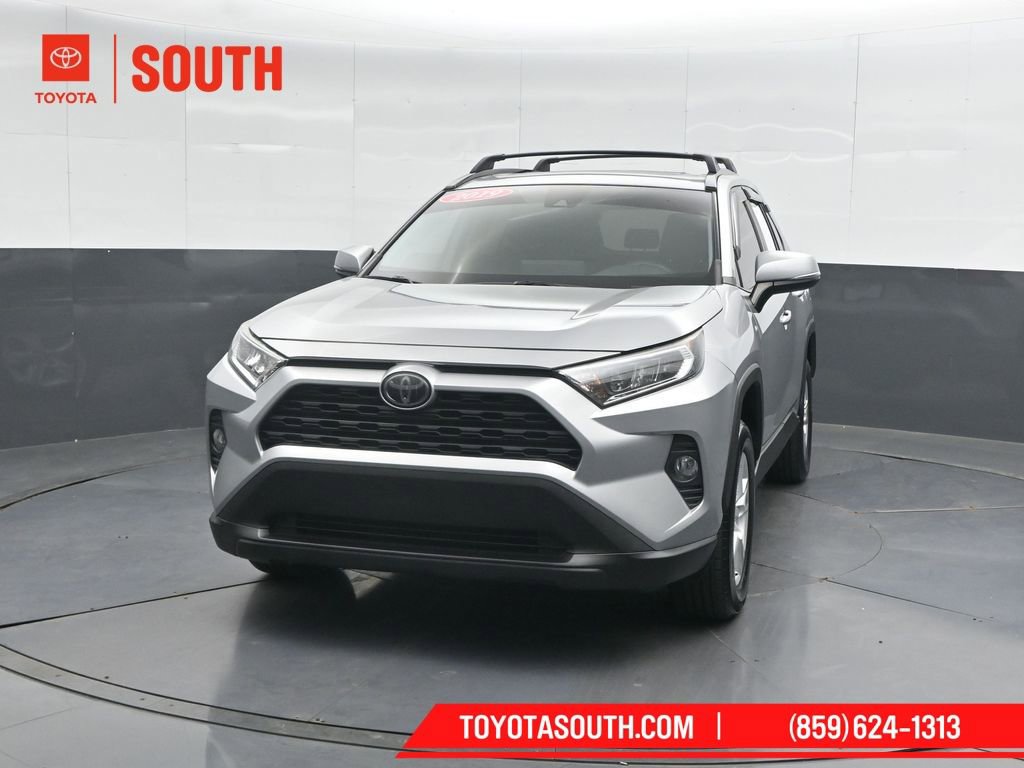 Used 2019 Toyota RAV4 XLE w/ Carpet Mat Package AWD/4WD image 6