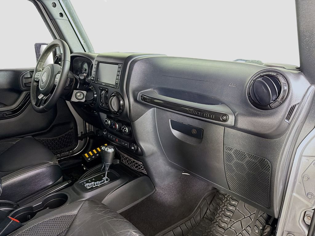 Used 2017 Jeep Wrangler Unlimited Sahara image 27