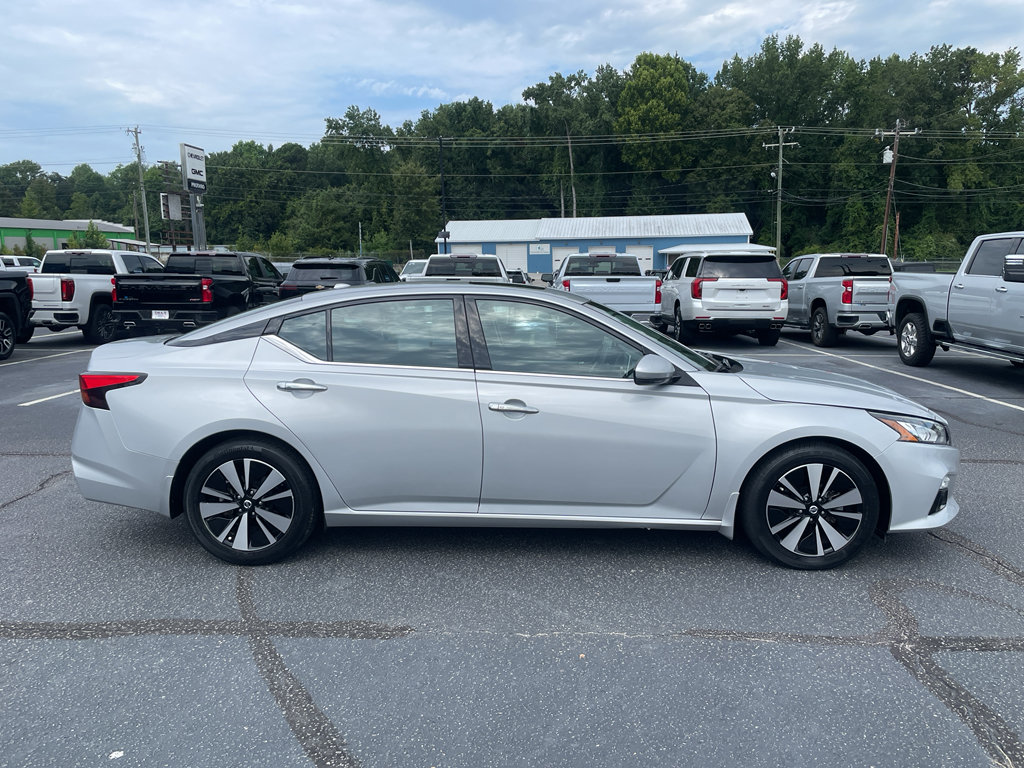 Used 2021 Nissan Altima 2.5 SL FWD image 2