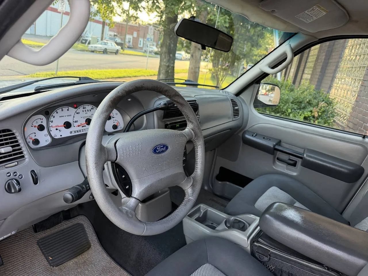 Used 2003 Ford Explorer Sport Trac XLT RWD image 16