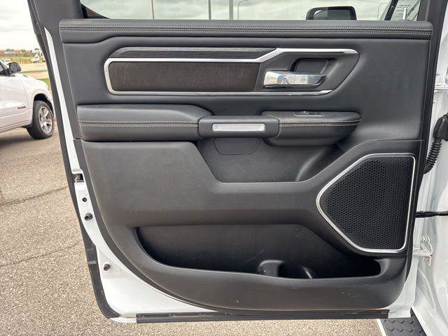 Used 2023 RAM 1500 Laramie AWD/4WD image 16
