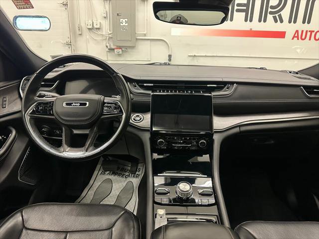 Certified 2022 Jeep Grand Cherokee Overland image 30