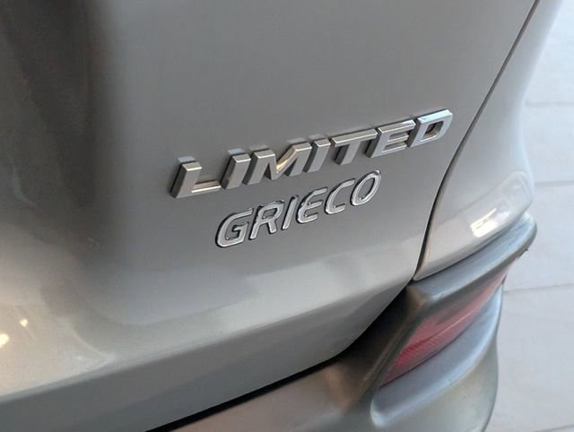 Used 2019 Jeep Cherokee Limited image 12