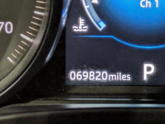 Used 2019 Jaguar F-PACE Premium image 12