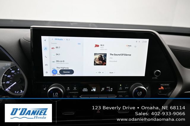 Used 2023 Toyota Highlander XLE AWD/4WD image 31