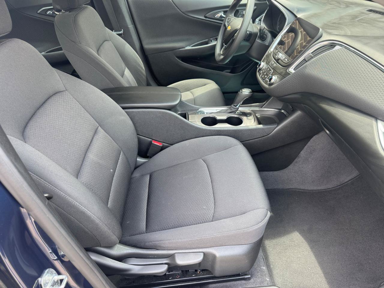Used 2020 Chevrolet Malibu LT FWD image 13
