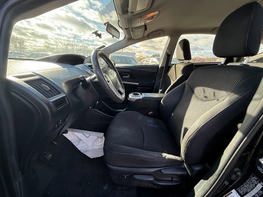 Used 2017 Toyota Prius V Three image 22