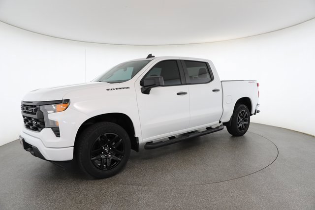 Used 2023 Chevrolet Silverado 1500 Custom image 2