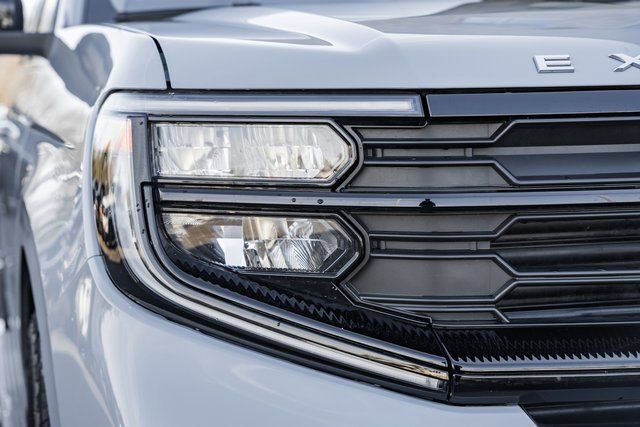 Used 2025 Ford Expedition Active image 27