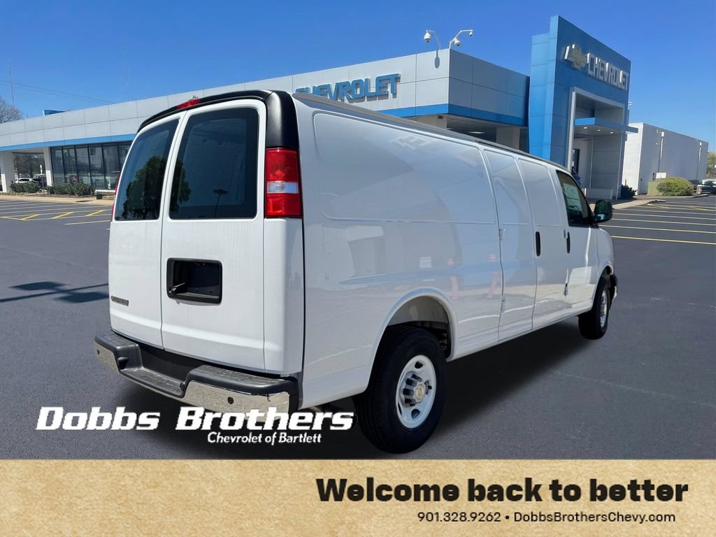 New 2026 Chevrolet Express 3500 Extended w/ Chrome Appearance Package RWD image 8