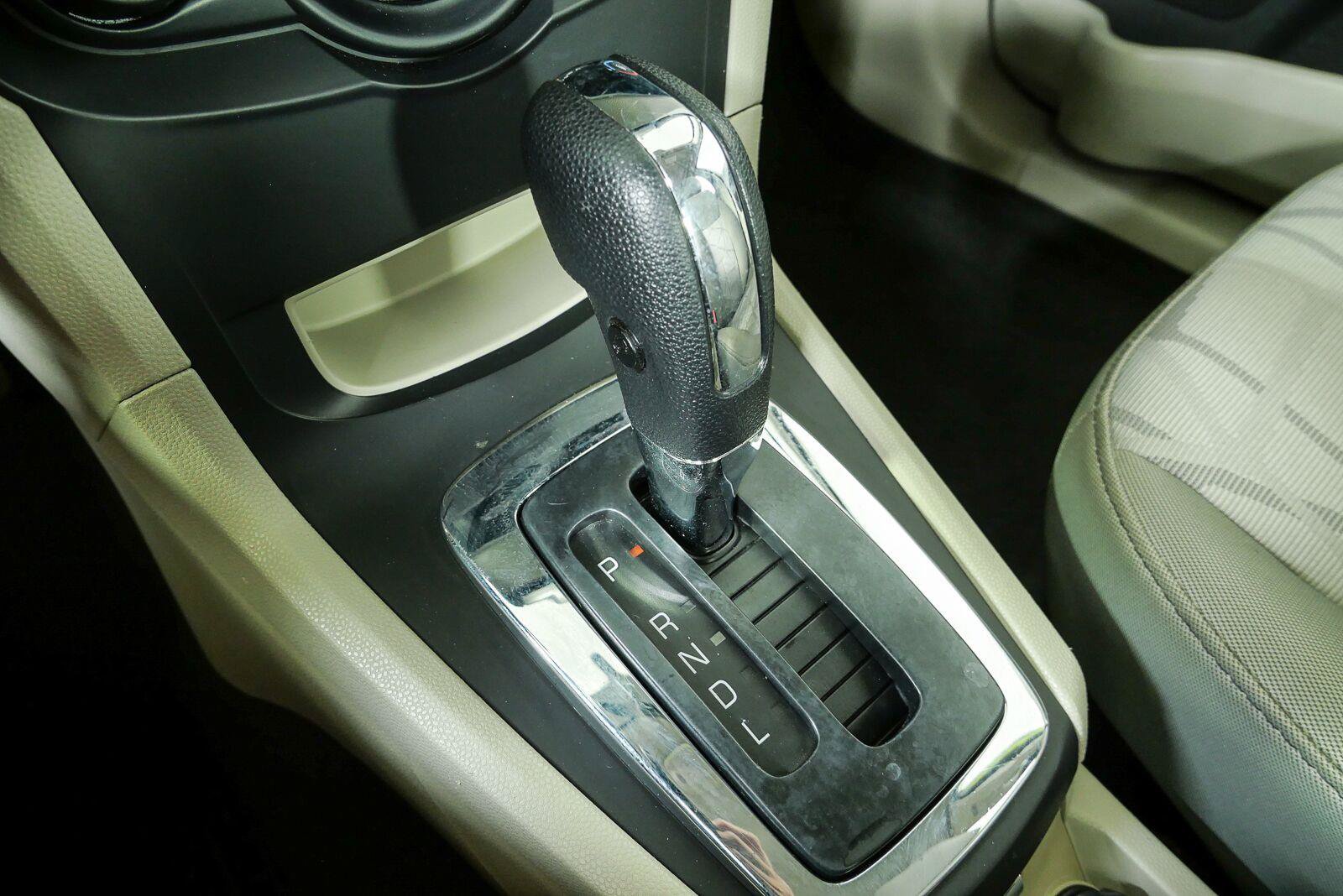 Used 2013 Ford Fiesta SE FWD image 15
