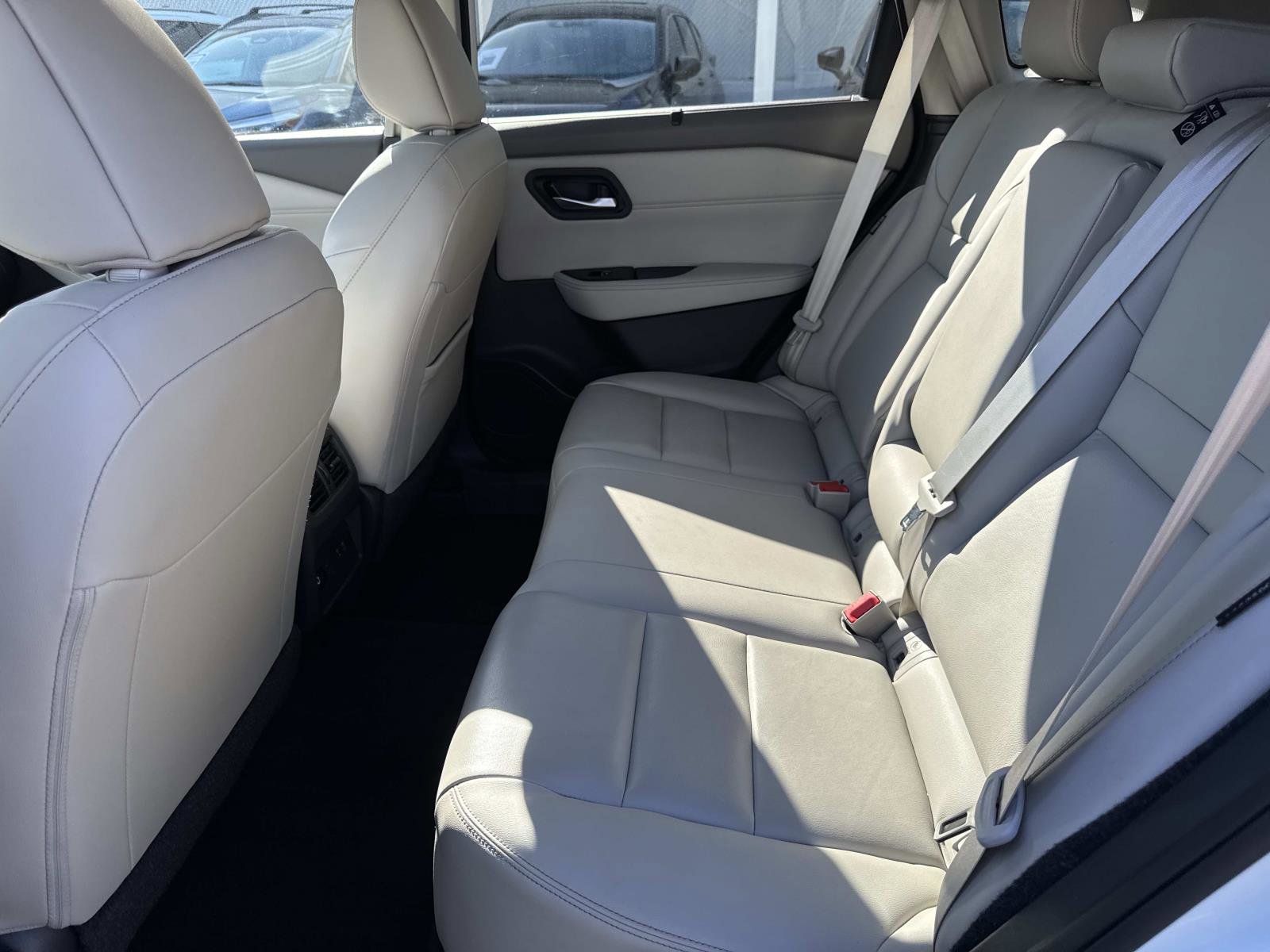 Used 2023 Nissan Rogue SL w/ SL Premium Package image 12