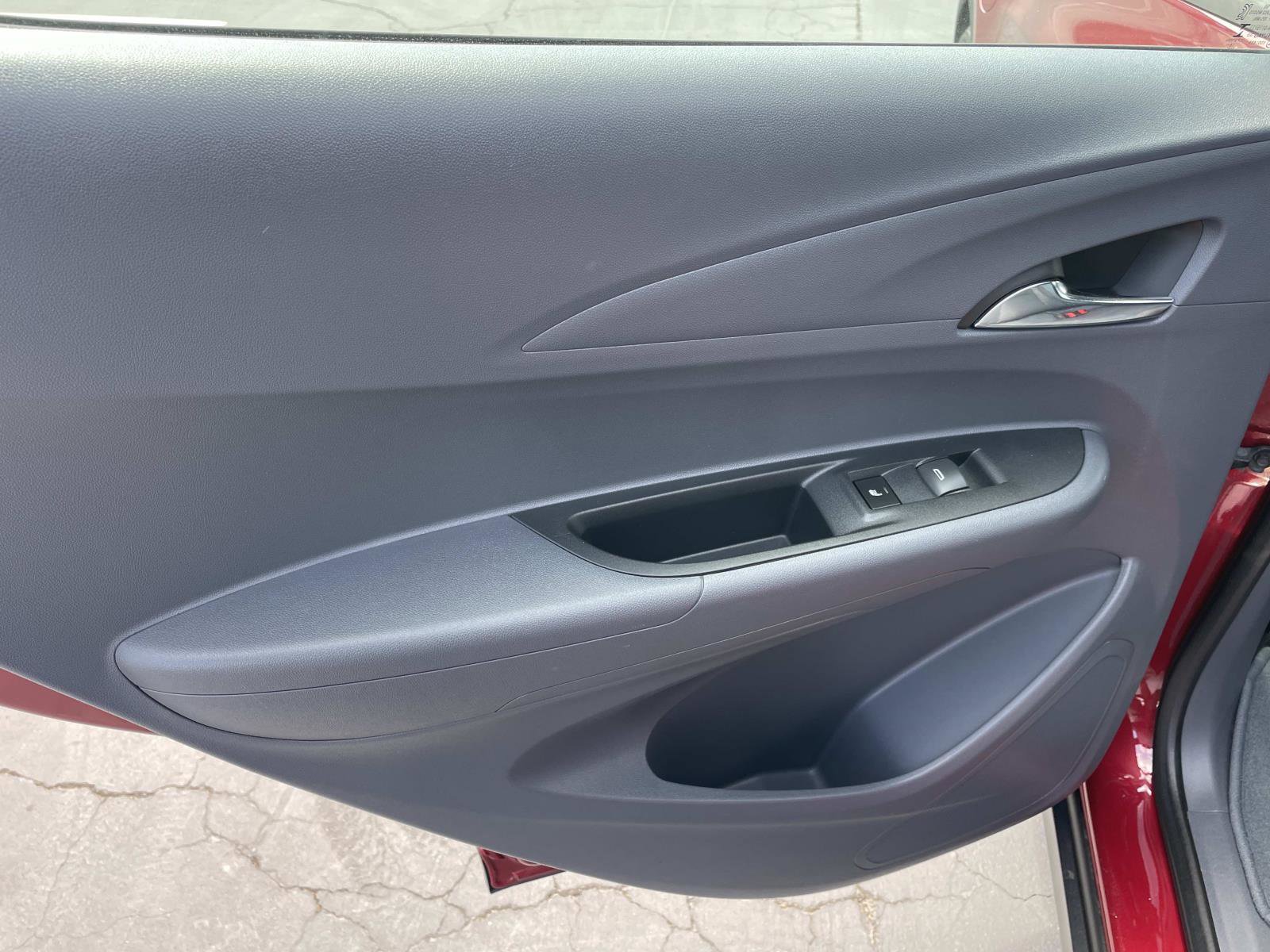Used 2017 Chevrolet Bolt Premier w/ Driver Confidence II Package FWD image 25