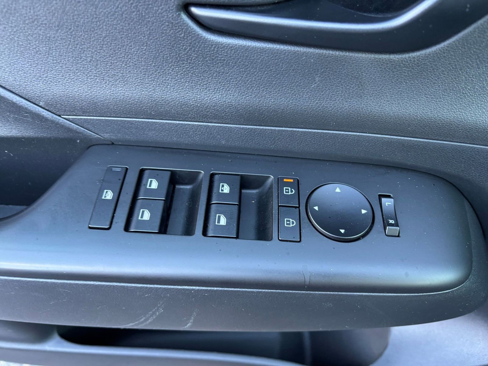 Used 2025 Hyundai Kona SEL image 20