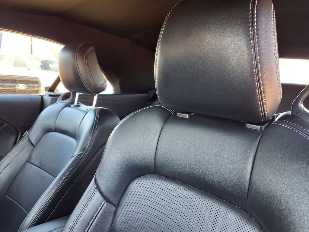 Used 2025 Ford Mustang Premium image 17