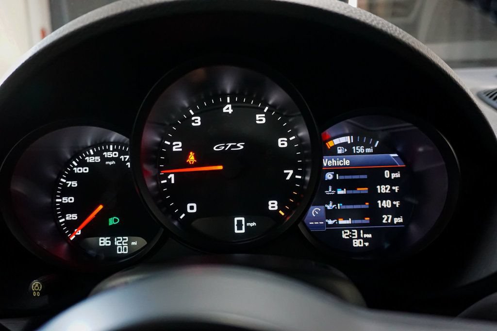 Used 2019 Porsche 718 Cayman RWD image 22