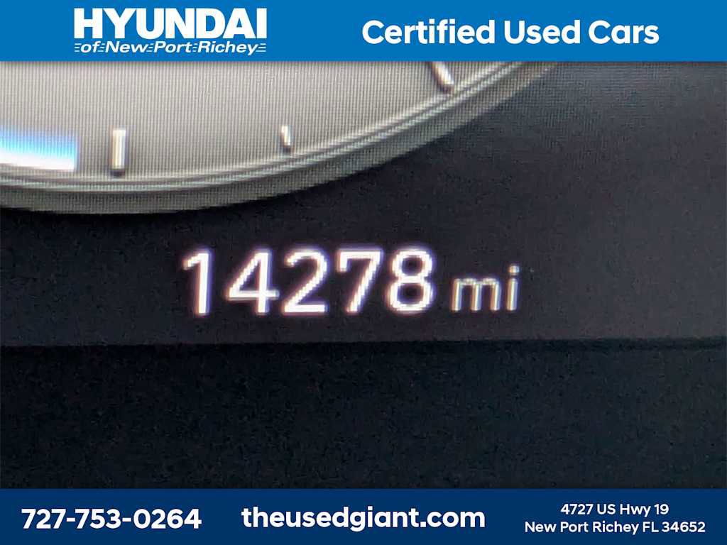 Certified 2025 Hyundai Elantra SEL image 33