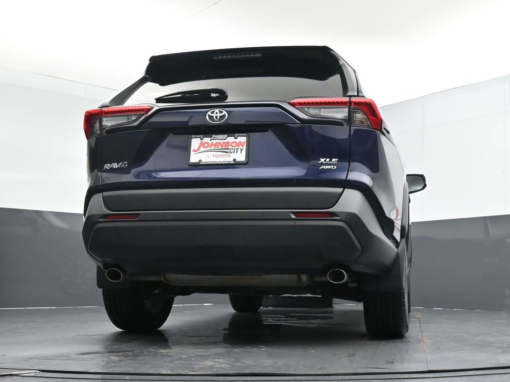 Used 2023 Toyota RAV4 XLE Premium image 39