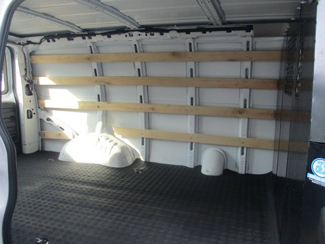 Used 2022 Chevrolet Express 2500 w/ Driver Convenience Package image 4