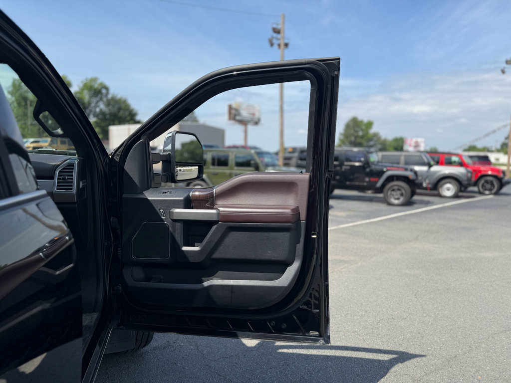 Used 2017 Ford F250 Platinum w/ Platinum Ultimate Package AWD/4WD image 26
