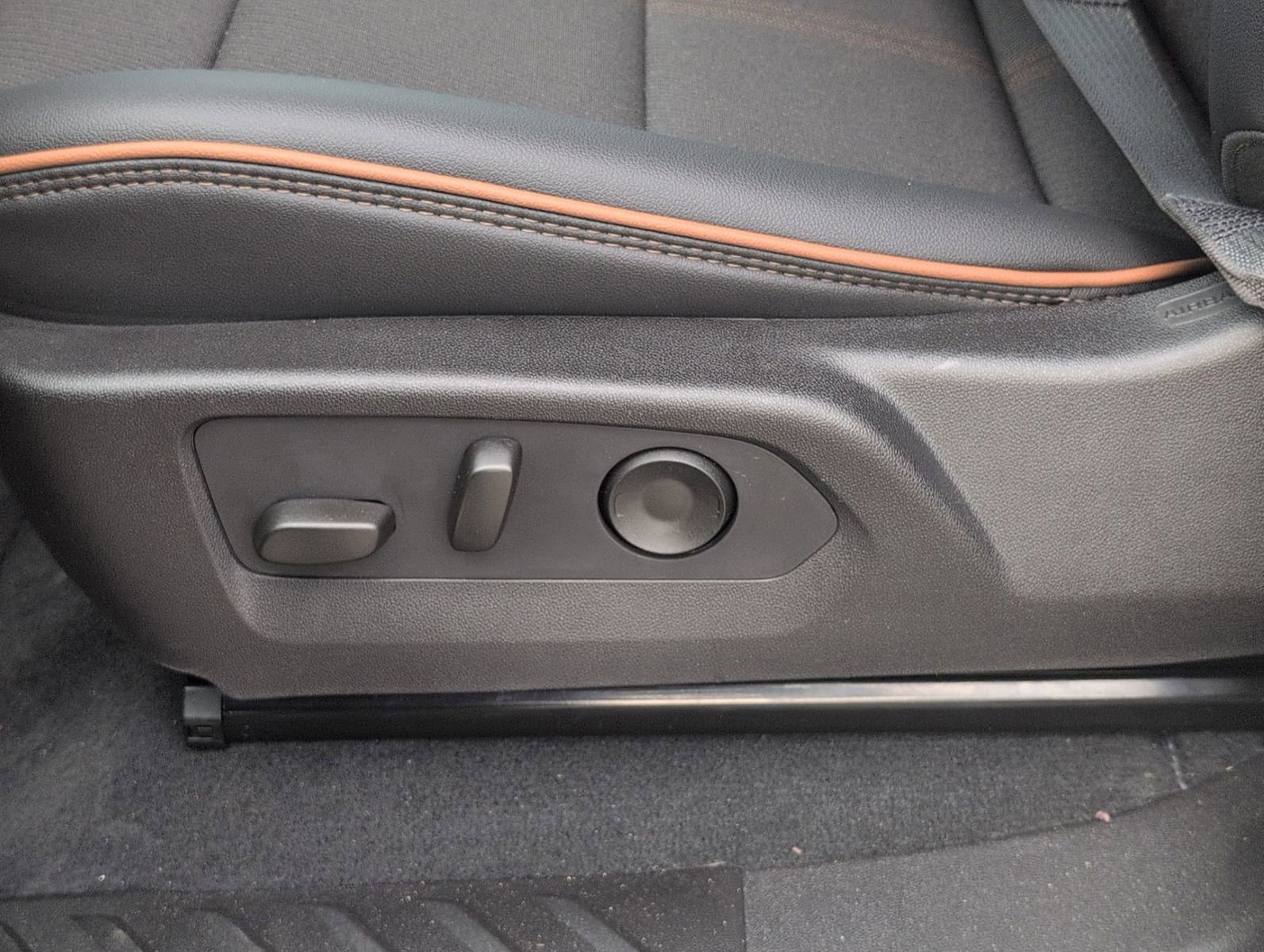 New 2025 GMC Canyon AT4 w/ Off-Road Front Bumper Package image 14