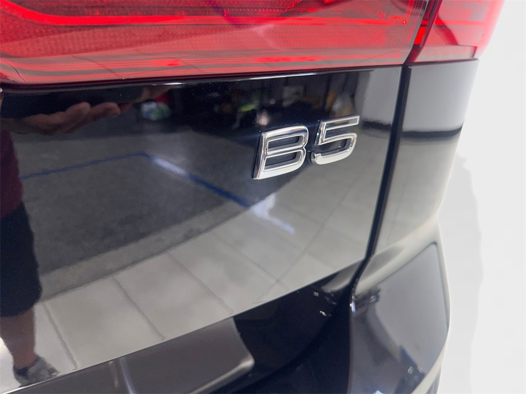 Used 2022 Volvo XC60 B5 Inscription w/ Protection Package Premier image 24