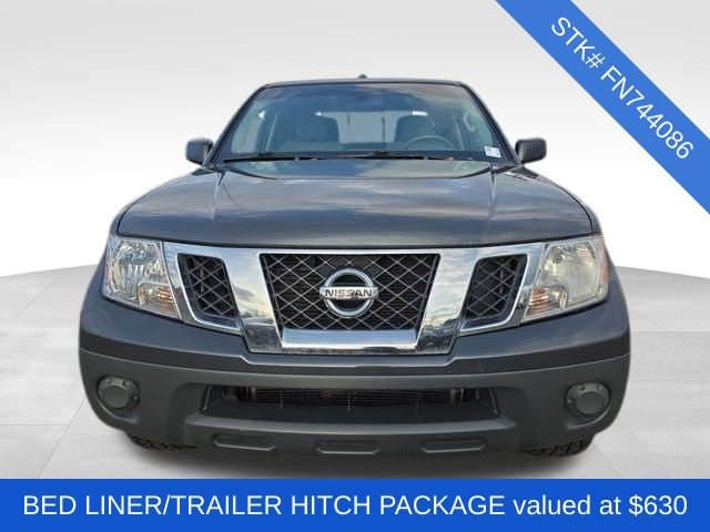 Used 2015 Nissan Frontier SV image 2