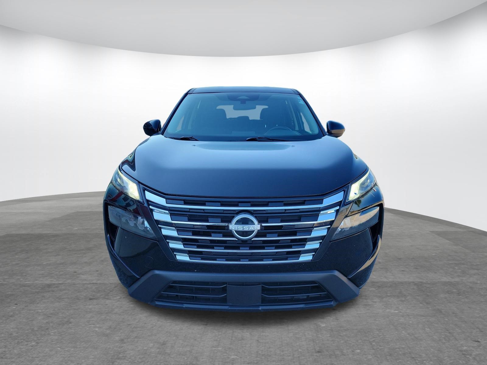 Used 2025 Nissan Rogue SV AWD/4WD image 2