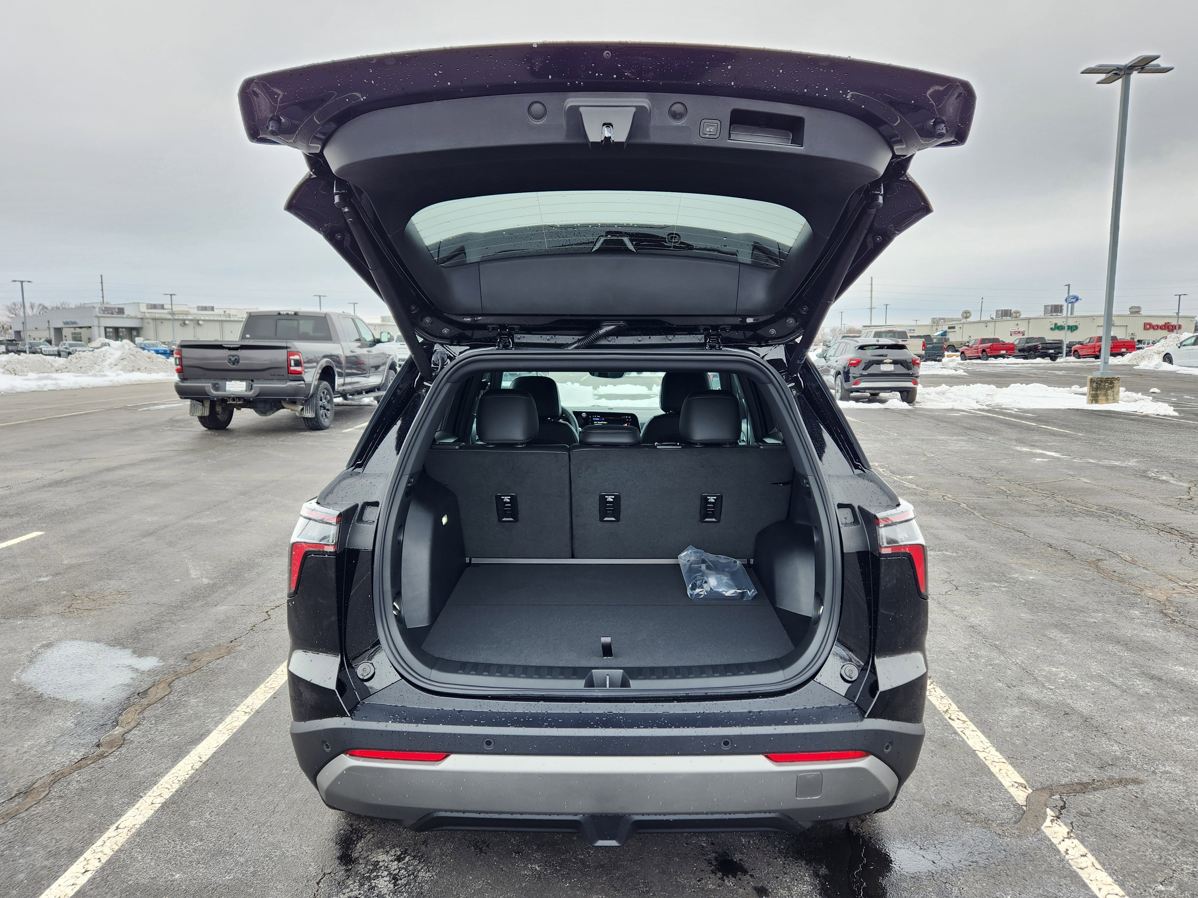 New 2026 Chevrolet Equinox LT w/ Convenience Package II image 7