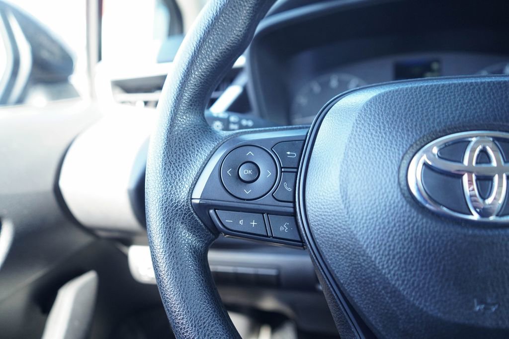 Used 2025 Toyota Corolla LE image 21