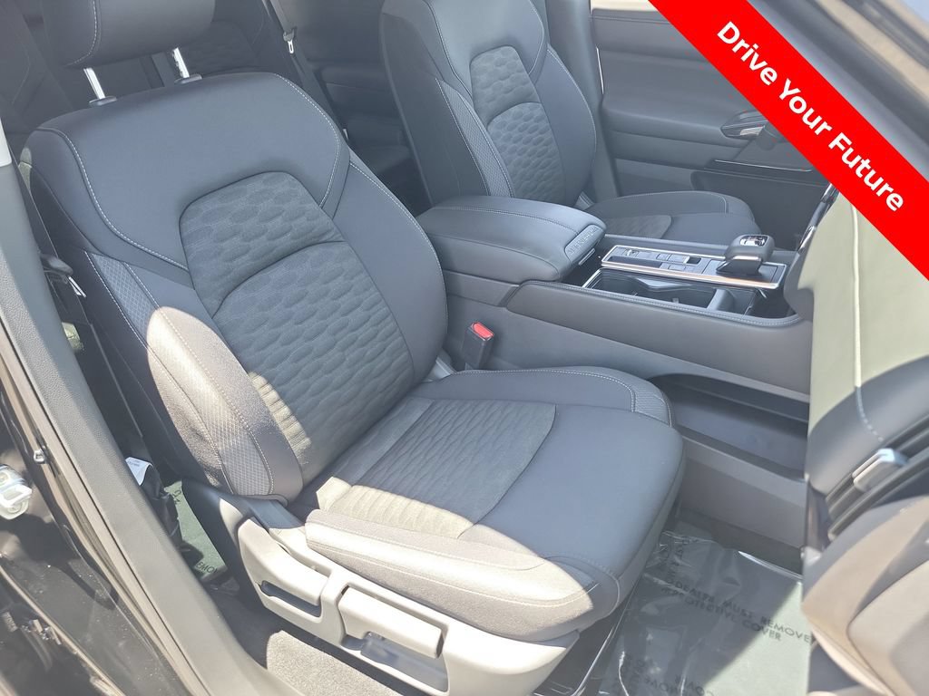 Certified 2025 Nissan Pathfinder SV FWD image 22