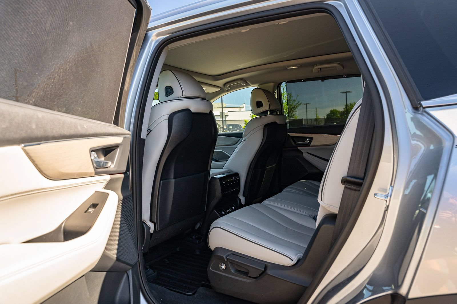 Used 2023 Acura MDX SH-AWD w/ Advance Package image 18