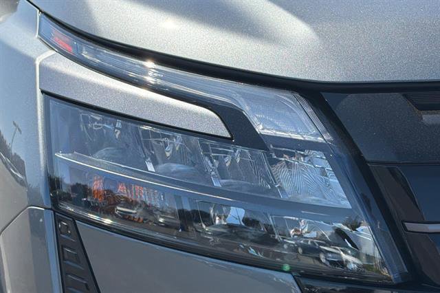 New 2026 Nissan Pathfinder SL w/ Cargo Package FWD image 32