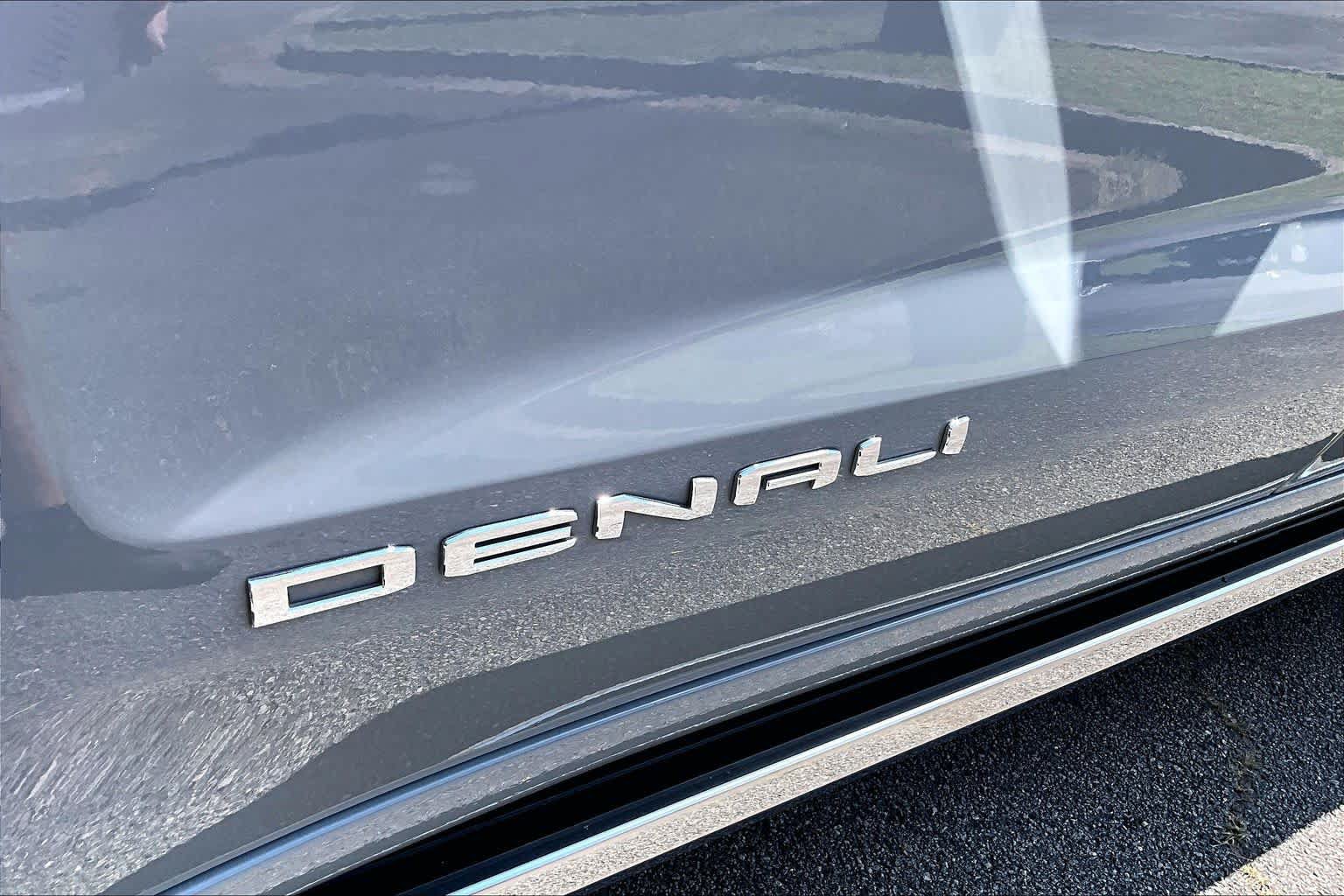 Used 2025 GMC Sierra 1500 Denali AWD/4WD image 10